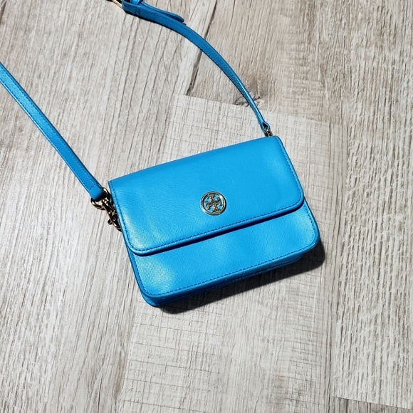 Tory Burch Handbags - Tory Burch Robinson Mini crossbody in blue